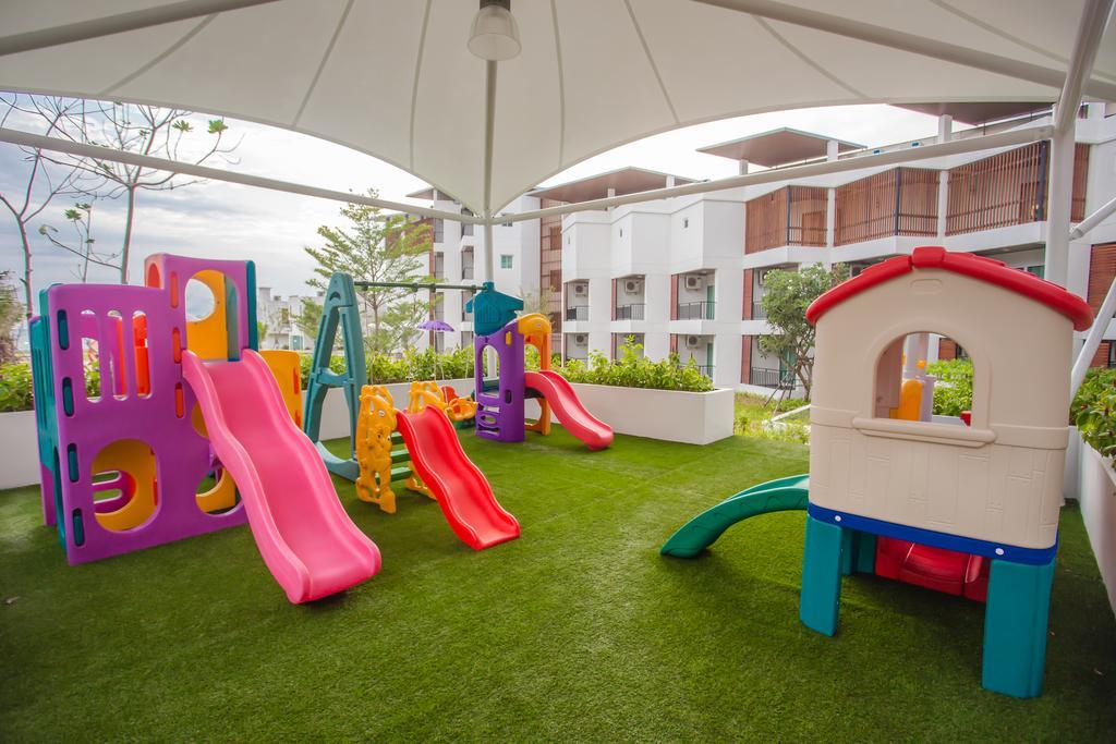 Saint Tropez Beach Hotel Chanthaburi Exterior photo